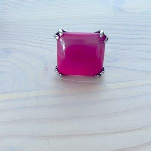 .95 silver and Fuchsia Agate ring. Unique. Made in Peru. See pic diameter